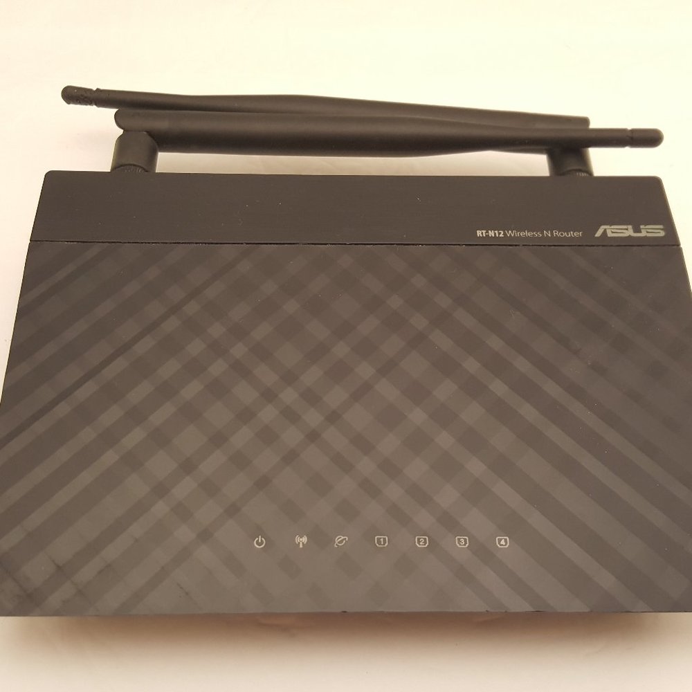 ASUS Wireless N300 3-in-1 Router/AP/Range Extender | RT-N12 | H/W Ver D1